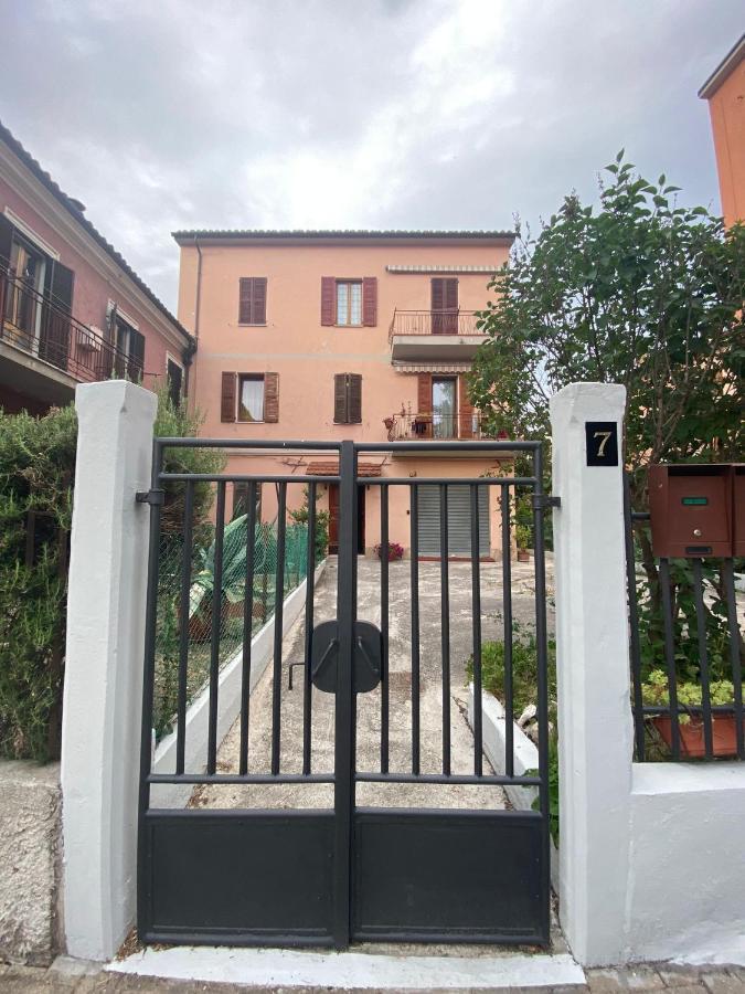 Robhouse Hotel Fabriano Buitenkant foto
