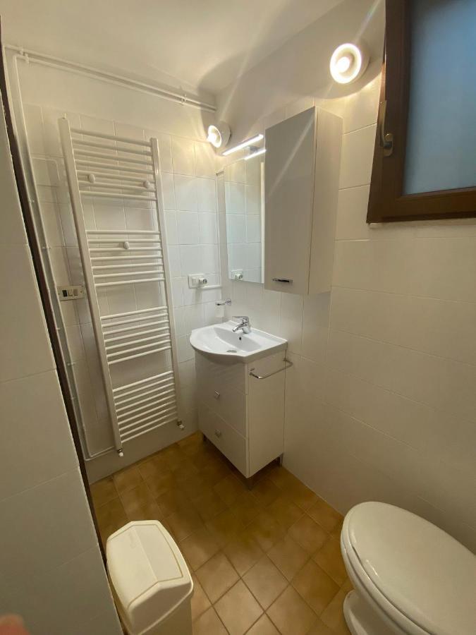 Robhouse Hotel Fabriano Buitenkant foto